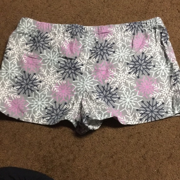 Pajamas Pj shorts Large winter snowflake like new, cute! - Picture 5 of 5